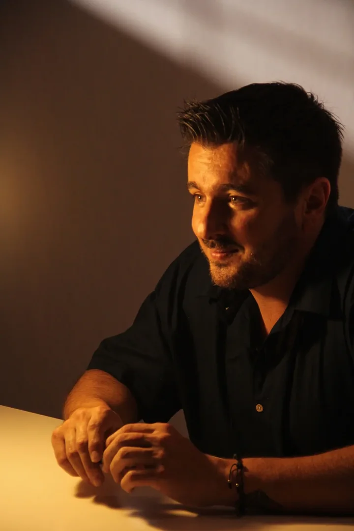 Andrés Sandoval, actor y guía de la Maestría Actoral